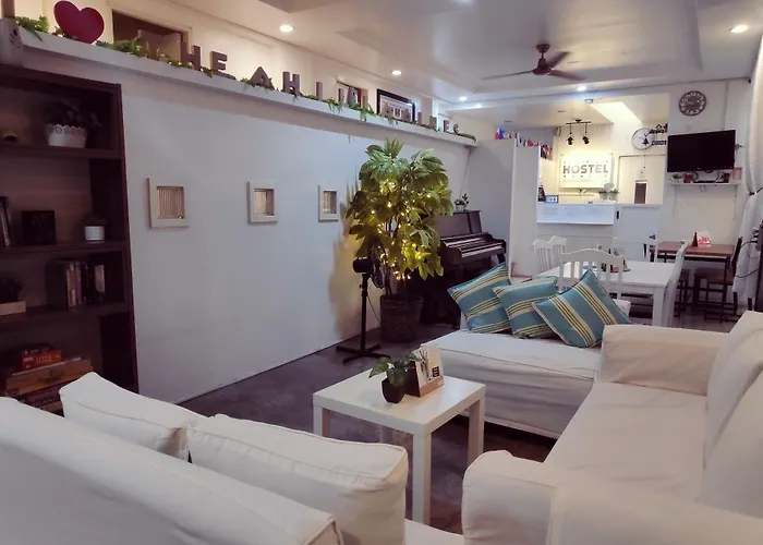 Crossroads Hostel Manila
